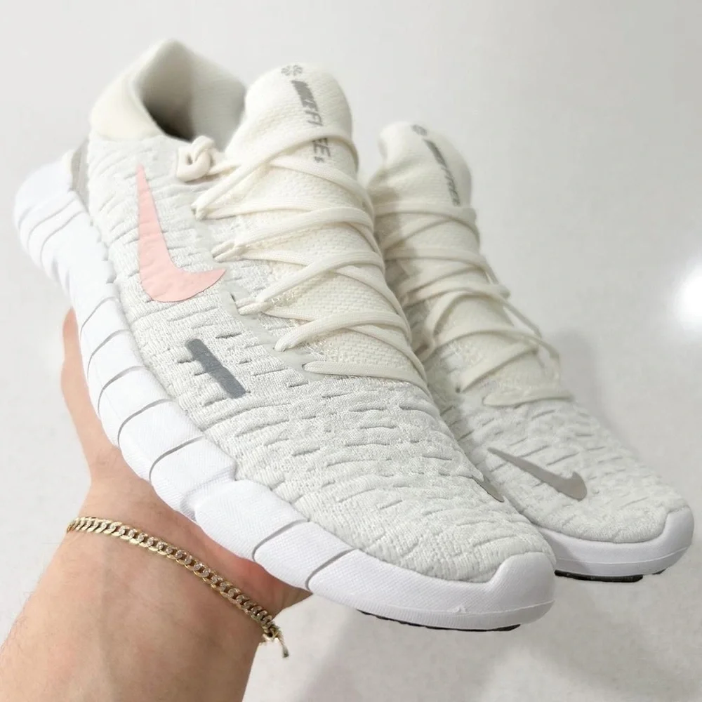 ๐ฅ๐๐ฐ New Nike Free Run Cream Pink Sneakers - Picture 1 of 3